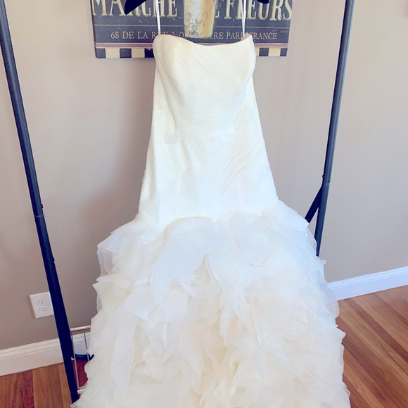 Very nice weeding gown